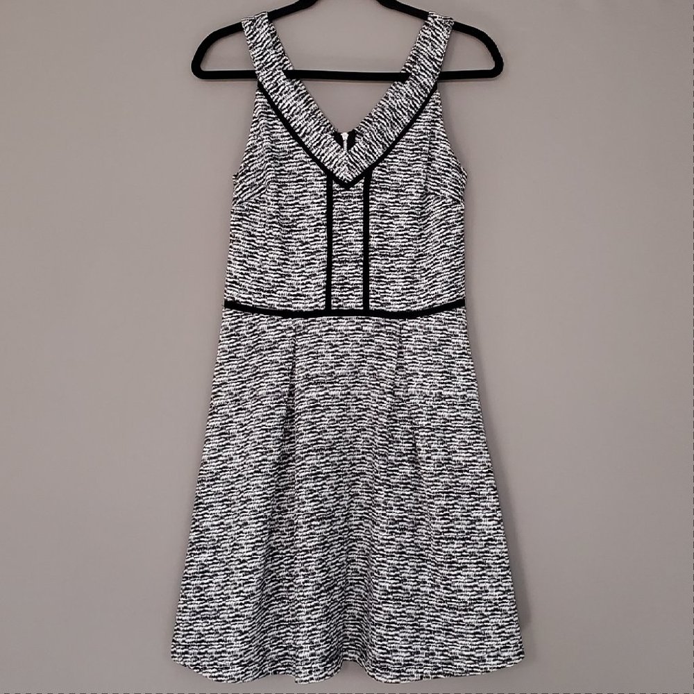 MOSSIMO BLACK AND WHITE SUMMER DRESS SMALL